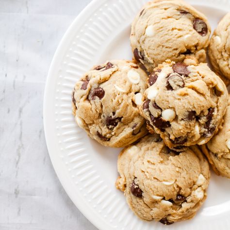 Chocolate And White Chocolate Cookies, Chocolate Chip And White Chip Cookies, Dark And White Chocolate Chip Cookies, Chocolate And White Chip Cookies, White And Chocolate Chip Cookies, White And Dark Chocolate Chip Cookies, Best Chocolate Chip Cookie Recipe, Dark Chocolate Chip Cookies, Best Chocolate Chip Cookies Recipe