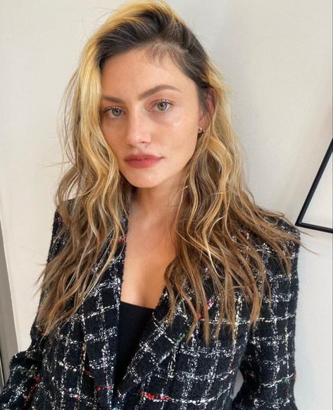 Phoebe Tonkin Blonde, Phoebe Tonkin Hair, The Moon Tonight, Women In Film, Celebrating Women, Celebrity Magazines, Phoebe Tonkin, September 2022, Instagram Handle