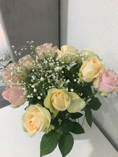 Pink And Yellow Roses Bouquet, Hoco Bouquet, Prom Flowers Bouquet, Sydney Apartment, Yellow And Pink Roses, Prettiest Flowers, Prom Bouquet, Quinceanera Pink, Valentine Bouquet