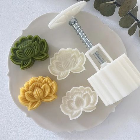 Plastic Flower Moon Cake Pastry Mold Set - Temu Matcha Cakes, Yam Cake, Cake Matcha, Cake Pumpkin, Cake Purple, Cake Moulds, Moon Cake Mold, Moon Cakes, Bean Cake