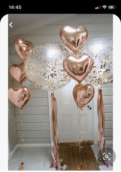 London Birthday, Clear Balloons With Confetti, Balloon Bundle, Birthday Room Decorations, 30th Party, 21st Birthday Decorations, Gold Confetti Balloons, Birthday Inspo, Gold Birthday Party