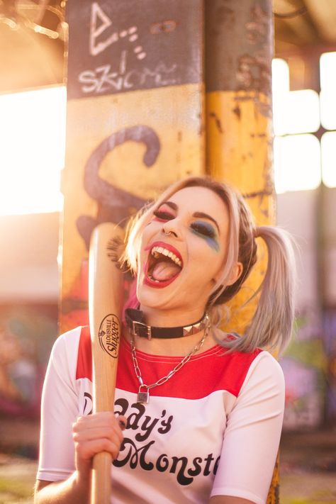 Harley Quinn Photoshoot Ideas, Joker Poses, Harley Quinn Photoshoot, Joker Und Harley Quinn, Fantasy Shoot, Halloween Styled Shoot, Harleen Quinn, Harleen Quinzel, Margot Robbie Harley Quinn