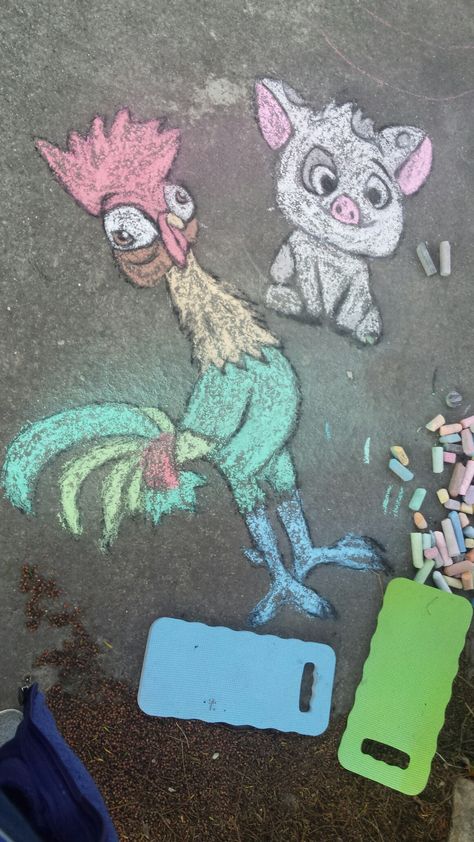 Moana Chalk Art, Chalk Sidewalk, Chalk Photos, Moana Pua, Fun Chalk Art, Sidewalk Paint, Chalk Ideas, Side Walk, Chalk Design