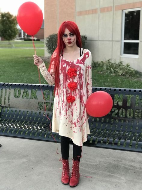 22 Creative and Easy Book Character Costumes Halloween Horror Nights Outfit, Easy Book Character Costumes, Pennywise Halloween Costume, Halloween Costumes Kids Homemade, Halloween Costumes Easy, Disfarces Halloween, Home Character, Character Halloween Costumes, Clown Halloween Costumes