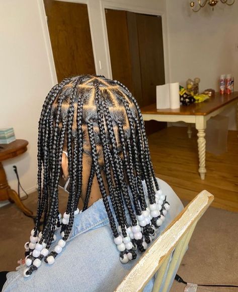 Natural Knotless Braids, Angel Hairstyles, Braids With Beads Hairstyles, Short Braid Hairstyles, Beads Hairstyles, Braids And Beads, Short Braid, Hairstyles For Ladies, Cute Box Braids