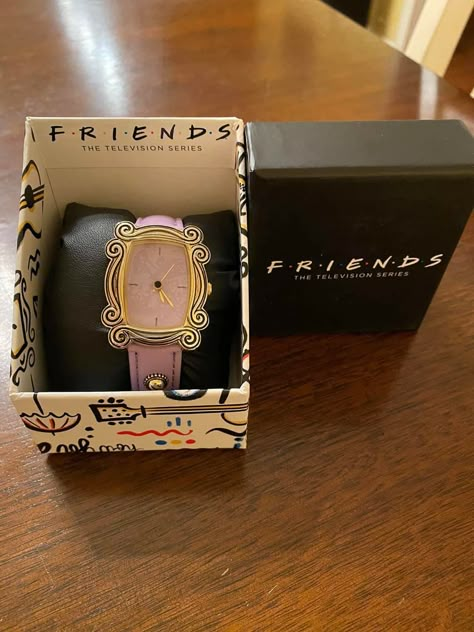 Friends Tv Show Jewelry, Friends Tv Show Gift Ideas, Friends Tv Show Gifts Diy, Friends Tv Show Bedroom Ideas, Friends Crafts Tv Show, Friends Tv Show Merchandise, Friends Gift Ideas Tv Show, Friends Tv Show Gifts, Friends Tv Quotes