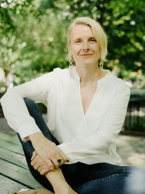 How writing her latest book saved ‘Eat, Pray, Love’ author Elizabeth Gilbert | The Seattle Times Caroline Calloway, Liz Gilbert, Nusa Dua Bali, Business Portrait Photography, Book City, Elizabeth Gilbert, Writer Workshop, Outdoor Portraits, Business Portrait