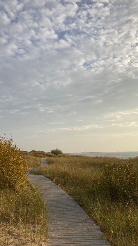 Coastal Fall Aesthetic, Fall Beach Aesthetic, Coastal Autumn, Cherry Mocha, Autumn Beach, Coastal Fall, Autumn Sky, Fall Beach, Nature Sea