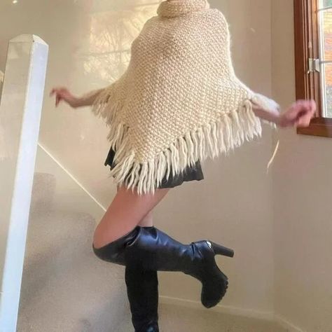 Moda International | Sweaters | Vintage Moda International Cream Wool Poncho | Poshmark Sweater Poncho Outfit, Poncho Outfit Winter, Poncho Outfit, Winter Lookbook, Ladies Poncho, Wool Poncho, Fall Winter Wardrobe, Minimal Outfit, Little Outfits