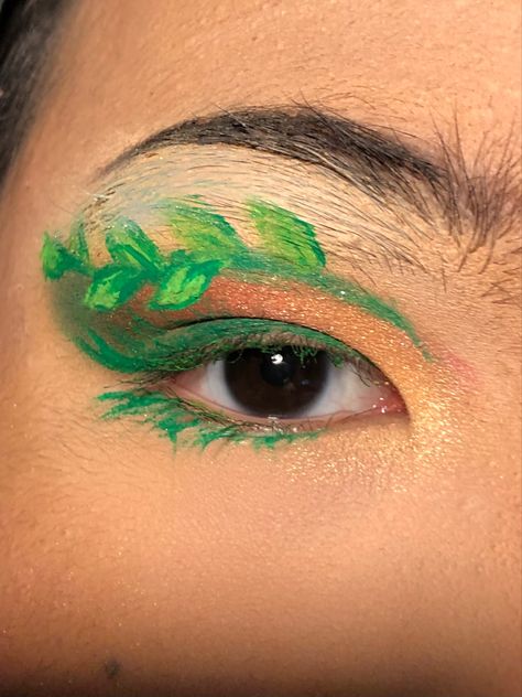 Jungle Theme Makeup, Jungle Makeup, Jungle Sunset, Artistic Eyeshadow, Eyeshadow Designs, Jungle Theme Parties, Eye Look, Jungle Theme, Eye Make