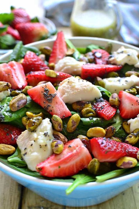 Zero Carb Meals, Honey Balsamic Vinaigrette, Lemon Tree Dwelling, Strawberry Spinach Salad, Salad With Goat Cheese, Pistachio Salad, Salad And Dressing, Spinach Salad Recipes, Perfect Salad