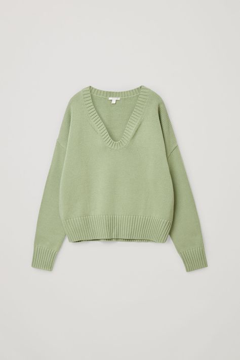 COTTON-WOOL-ALPACA SWEATER - Green - Jumpers - COS US Green Sweater Outfit, Green Jumpers, Sweater Outfit, Alpaca Sweater, Simple Trendy Outfits, Cotton Wool, Knitwear Cardigan, Curves Workout, Green Sweater