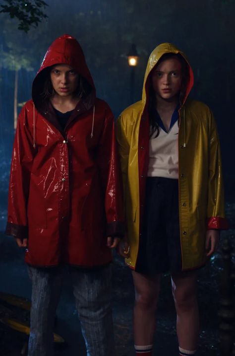 Max and Eleven - Stranger Things - TV Fanatic Tapeta Harry Potter, Stranger Things Max, Stranger Things Poster, Stranger Things Season 3, Stranger Things Kids, Stranger Things 3, Bobby Brown Stranger Things, Stranger Things Actors, Stranger Things Art