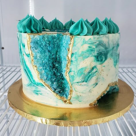 Turquoise Cake, Cricket Cake, Crystal Cake Topper, Frosting Colors, 12 Birthday, Geode Cake, Crystal Cake, Cakes And Cookies, Special Cakes