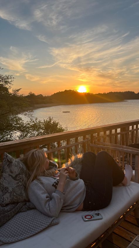 Watching the sunset 🌇- lake view, lake house, summerhouse, golden hour, Scandinavian summer Family At Lake House, House On The Lake Aesthetic, Lake House Vibes Aesthetic, Lake House Aesthetic Cozy, Lake House Photo Ideas, Lake House Aesthetic Summer Friends, Lakehouse Aesthetic Friends, Lake Vacation Aesthetic, Lake House Aesthetic Summer