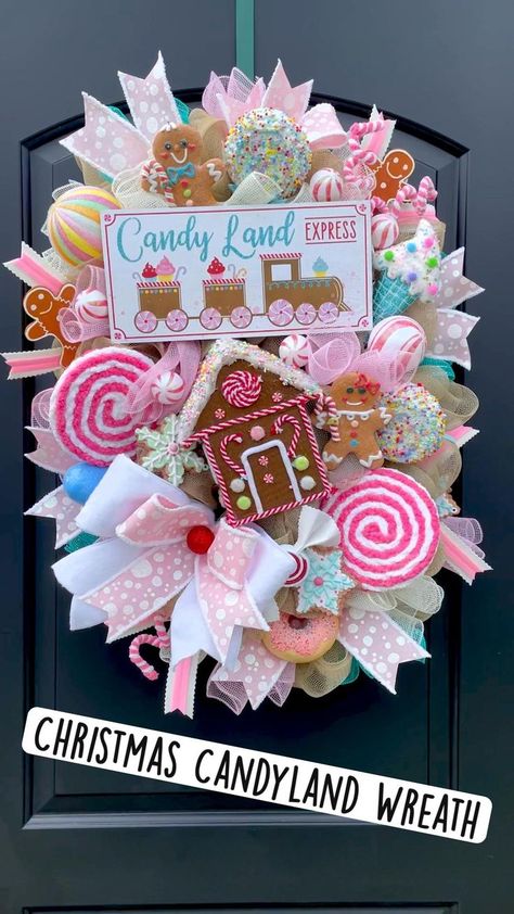 Candyland Wreath, Christmas Candyland, Pinterest Christmas, Candy Christmas Tree, Gingerbread Christmas Decor, Pink Christmas Decorations, Candy Theme, Christmas Tree Inspiration, Candyland Decorations