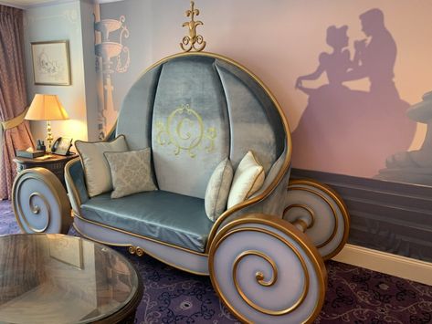 Cinderella Bedroom, Cinderella Room, Cinderella Suite, Cinderella Quinceanera Themes, Disney House Ideas, Disney Princess Room, Casa Disney, Disney Room Decor, Disney Inspired Wedding