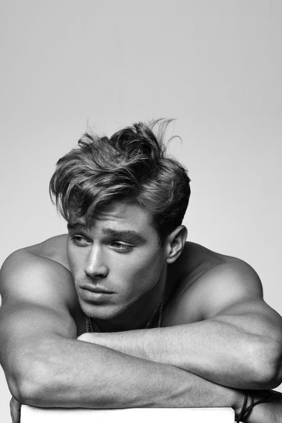 Matthew Noszka, 23 Had his agent never strolled across his Instagram profile the fashion industry and our lives would be a much darker place. This ultimate all-American boy plays basketball, stands at six foot two, loves a rom-com and is a total Mummy's boy. The dream. Matthew Noszka, Mode Teenager, 남자 몸, Seoul Fashion, Male Photography, Photography Poses For Men, Male Poses, Poses For Men, Blackjack