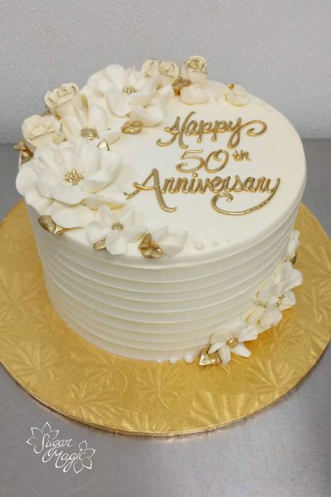 50th Wedding Anniversary Gold And White, 50th Anniversary Cakes Buttercream, 50th Birthday Cake White And Gold, 50th Anniversary Wedding Cakes, Gold Buttercream Flowers, Decoration For 50th Anniversary, Cake Design For Anniversary Simple, Cake 25 Anniversary, 50th Anniversary Floral Arrangements