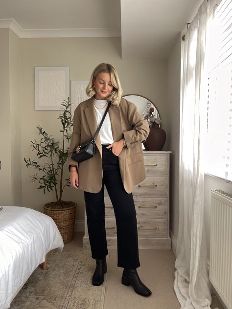 Buisness Casual, Laura Byrnes, Outfit Elegantes, Blazer Outfits Casual, Look Office, Blazer Outfits For Women, Work Fits, Teaching Outfits, Estilo Indie