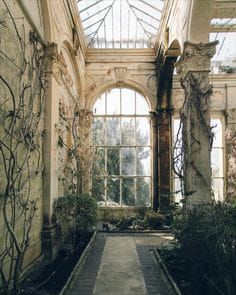 Castle Ashby, Candlelit Room, Fairy Academia, Light Acadamia, Victorian Style Clothing, Academia Aesthetics, Light Academia Aesthetic, Romantic Academia, Fotografi Digital