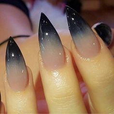 Nail Halloween, Witch Nails, Pointy Nails, Goth Nails, Pointed Nails, Stiletto Nails Designs, Black Ombre, Dark Nails, Halloween Nail Art