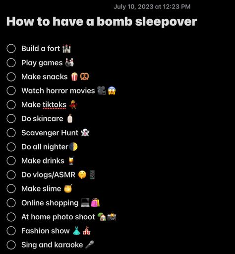 Sleepover Plans, Bday Sleepover, The Best Sleepover, Fun Sleepover Activities, Sleepover Stuff, Teen Sleepover Ideas, Sleepover Essentials, Fun Sleepover Games, Birthday Sleepover Ideas