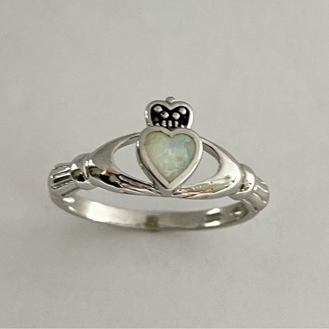 Claddagh rings