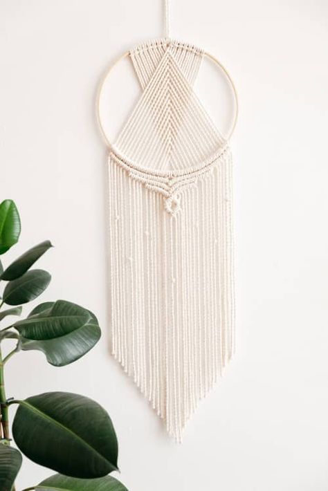 Simple Macrame Wall Hanging, Round Macrame Wall Hanging, Macrame Wall Hanging Ideas, Macrame Circle, Round Macrame, Home Decor Macrame, Macrame Wall Hanger, Macrame Rings, Macrame Headboard