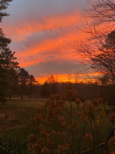 Orange Aesthetic Sunset, Orange + Core + Aesthetic, Scenery Aesthetic, Amber Sky, Sunset Scenery, Pretty Landscapes, Pretty Sunset, Orange Aesthetic, Sunset Nature