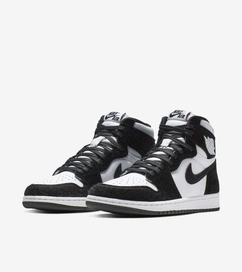 zapatillas Nike air blancas con negro Air Jordan Sneakers Women, Jordans For Women, Air Jordans 1 High, Nike Air Jordan Black, Sneakers Png, Sepatu Air Jordan, Jordan Wmns, Mode Indie, Jordan Women