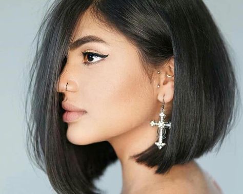 A-line haircuts are making a comeback. Inside, we show you 20 ways to wear a modern A-line hairstyle. Black Hair, I Hope, Hairstyles, Hair, Black