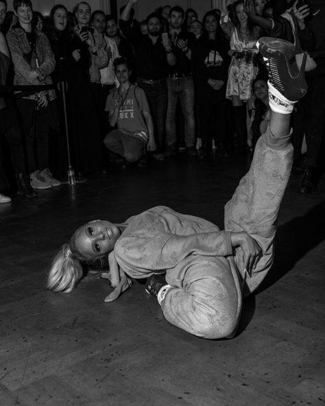 Black Queer Diaspora in the Netherlands - Photographs by Dustin Thierry | Text by Cat Lachowskyj | LensCulture Ballroom Aesthetic, Ballroom Scene, Black Diaspora, Lgbtq Rights, Photography Assignments, Portrait Series, Colonial History, Study Photography, Complicated Relationship