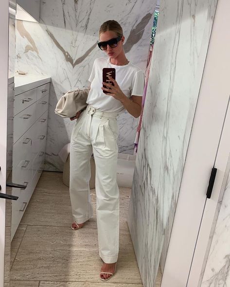 Styles of the week 1-10? ✨@rosiehw Nighttime Outfits, Rosie Huntington Whiteley Style, Rosie Hw, White Outfits For Women, Rosie Huntington, It Bag, All White Outfit, Huntington Whiteley, Stil Inspiration