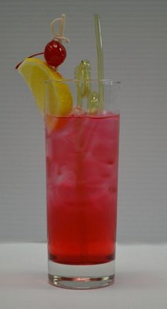 Hennessy Punch, Cognac Cocktails, Hennessy Drinks, Cognac Cocktail, Visual Recipes, Champagne Cocktail, Drink Recipe, Cranberry Juice, Adult Drinks