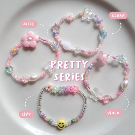 Gelang Manik Aesthetic, Pastel Bracelets, Friendship Bracelet Tutorial, Pulseras Kandi, Diy Kandi Bracelets, Crochet Bracelet Pattern, Pola Manik, Diy Beaded Rings, Cute Friendship Bracelets