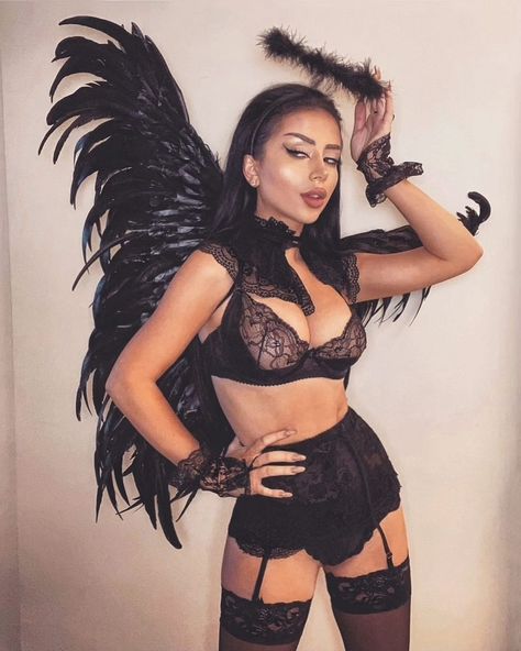 Amber $choll on Instagram: “don’t call me angel” Amber School, Angel And Devil Costume, Dark Angel Costume, Amber Scholl, Hot Halloween Outfits, Devil Costume, Good Girl Gone Bad, Angel Costume, Fav Youtubers