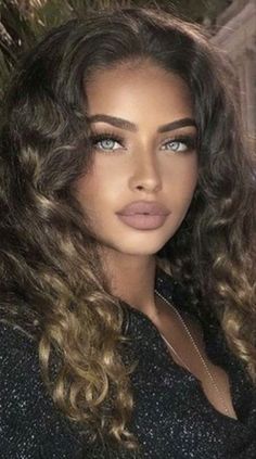 Extreme Make-up, Belle Silhouette, Most Beautiful Eyes, Exotic Women, Gorgeous Eyes, Pretty Eyes, Brunettes, Beauty Face, استوديو الصور