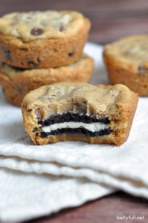 These Oreo Stuffed Chocolate Chip Cookies are double stuffed Oreo cookies sandwiched in between two chocolate chip cookies. The BEST cookies ever! #oreostuffedcookies #oreochocolatechipcookies #chocolatechipstuffedcookies Stuffed Chocolate Chip Cookies, Oreo Stuffed Chocolate Chip Cookies, Oreo Dessert Recipes, Best Cookies Ever, Gooey Cookies, Oreo Recipes, Buy Cookies, Chocolate Cookie Recipes, Oreo Dessert