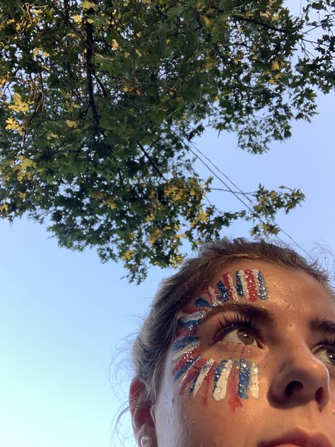 America Student Section Theme, July 4th Leg Painting, Fnl Face Paint Aesthetic, 4th Of July Simple Makeup Looks, Forth Of July Body Art, Forth Of July Makeup Simple, Fourth Of July Face Paint Adult, 4th Of July Easy Makeup, Student Section Face Paint Ideas