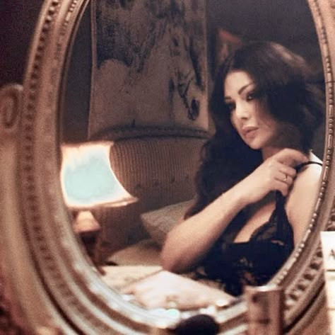 Haifa Wehbe Makeup, هيفاء وهبي, Haifa Wehbe, Haifa, The Vampire Diaries, The Vampire, Vampire Diaries, Makeup Tips, Mirror