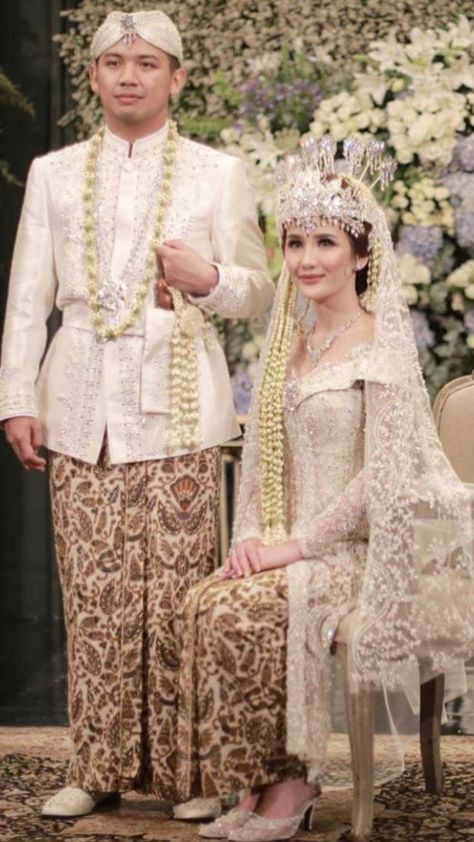 Sundanese Wedding, Kebaya Wedding, Traditional Bride, Wedding Dreams, Kebaya, Future Wedding, Dream Wedding, Victorian Dress, Wedding Dress