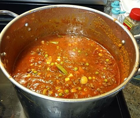 Home Canning Beef Vegetable Soup Recipe with Tips Ground Beef Canning Recipes, Canning Vegetable Beef Soup, Can Vegetable Soup, Canning Beef Stew, Beef Vegetable Soup Recipe, Canning Beef, Canned Venison, Canning Soup Recipes, Beef Vegetable Soup