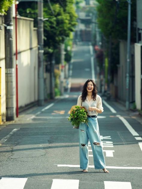 Street Photography Portrait, Person Photo, Pose Model, Japanese Photography, Japan Photography, 사진 촬영 포즈, Street Portrait, Self Portrait Poses, Fashion Photography Poses