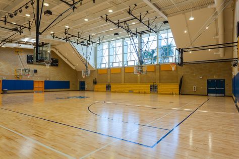 Basketball Court School, School Basketball Court, College Cafeteria, Bball Court, Gymnasium Architecture, School Gymnasium, Gym Basketball, British School, Basketball Courts