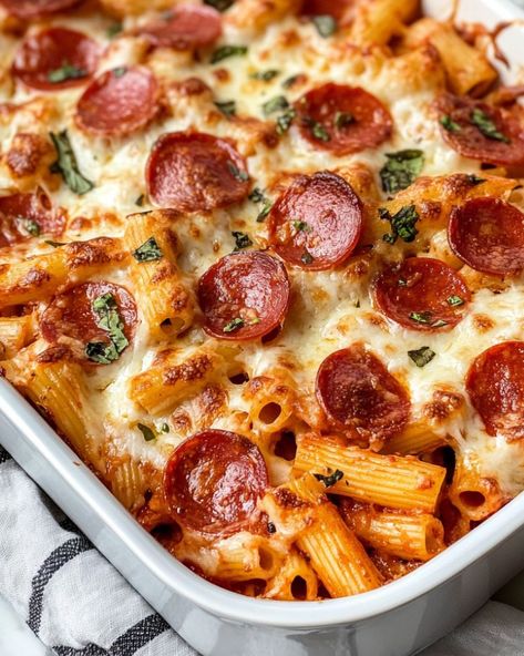 Super Easy Pizza Pasta Bake Easy Dinners For Big Families, Pasta Bakes Recipes, Easy Pasta Bake Recipes, Rigatoni Pasta Bake, Pizza Pasta Bake Recipes, Easy Pizza Pasta, Easy Pasta Bake, Pasta Bake Recipes, Pizza Casserole Recipe