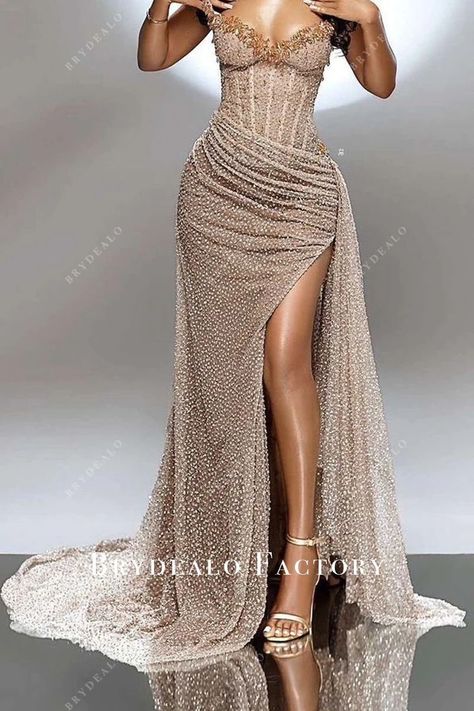 Prom Dress Inspo, Classy Prom, Matric Dance, Prom Inspiration, Sparkly Prom Dresses, African Prom Dresses, Gorgeous Prom Dresses, Gold Prom Dresses, Prom Girl Dresses