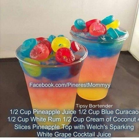 Candy Mixed Drinks Alcoholic, Edible Ideas Recipes, Alcholic Drinks, Jello Shot, Candy Drinks, Yummy Alcoholic Drinks, Mixed Drinks Alcohol, Tipsy Bartender, Liquor Drinks