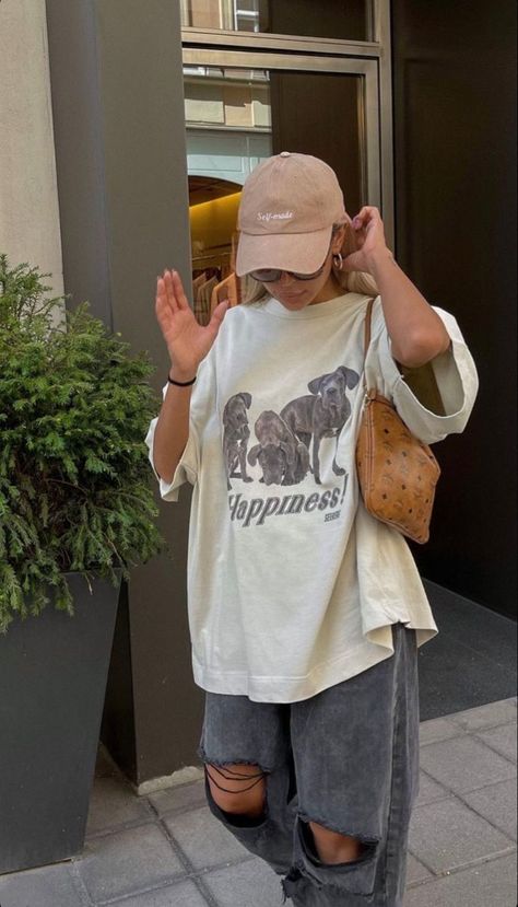 Pakaian Hipster, Oversize Tshirt Outfits, Oversize Outfit, Outfit Oversize, Tomboy Outfits, Tomboy Style Outfits, School Looks, Looks Street Style, Mode Inspo