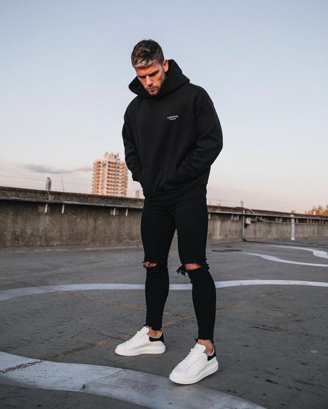 All Black Outfit For Men, Black Outfit For Men, Alexander Mcqueen Sneakers Outfit, Black Outfits For Men, Mcqueen Outfit, Style Outfits Men, Casual Outfits Street Style, Full Black Outfit, Guerriero Samurai